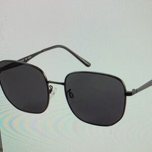 ✨Women Black Trendy Square Sunglasses Classic Hexagon Protection Sunglasses